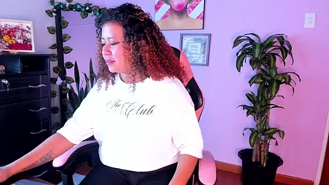 Kenia tompson01 online show from 01.08.26