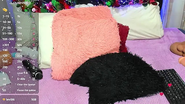 Hanna horny  online show from 12.26.24