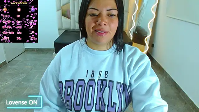 martinna tay online show from 01.08.25