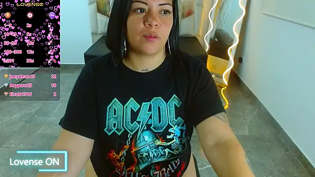 martinna tay online show from 01.08.25
