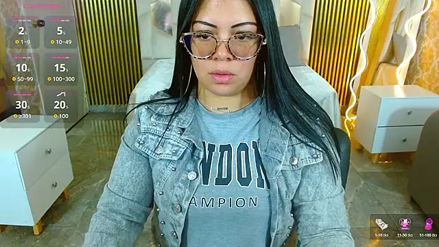 Snapshot of martinna_tay chatting on 02.22.26 martinna tay online show from 02.22.26