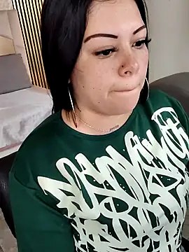 Snapshot of martinna_tay chatting on 03.04.26 martinna tay online show from 03.04.26