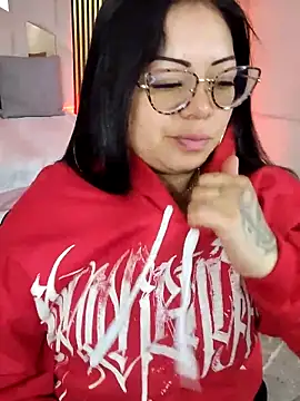 Snapshot of martinna_tay chatting on 03.05.26 martinna tay online show from 03.05.26