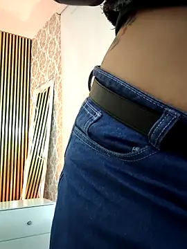 Snapshot of martinna_tay chatting on 03.28.26 martinna tay online show from 03.28.26