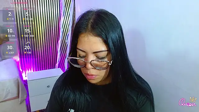 Snapshot of martinna_tay chatting on 04.01.26 martinna tay online show from 04.01.26