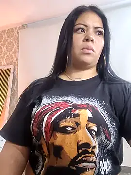 Snapshot of martinna_tay chatting on 04.02.26 martinna tay online show from 04.02.26