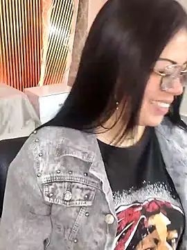 Snapshot of martinna_tay chatting on 04.06.26 martinna tay online show from 04.06.26