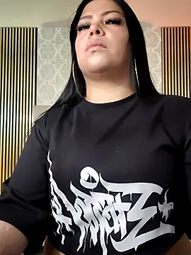 Snapshot of martinna_tay chatting on 04.07.26 martinna tay online show from 04.07.26