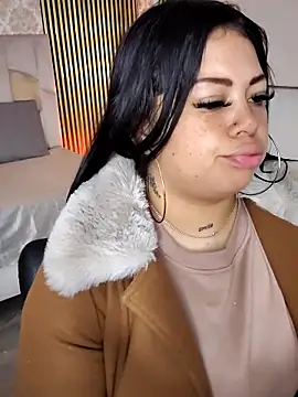 Snapshot of martinna_tay chatting on 04.08.26 martinna tay online show from 04.08.26