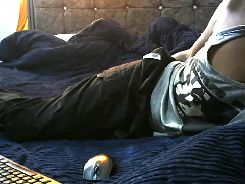 Snapshot of pointy_bloom chatting on 09.25.25 pointy bloom online show from 09.25.25