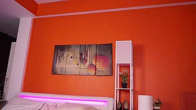 Snapshot of LovingBlondie chatting on 10.20.25 LovingBlondie online show from 10.20.25