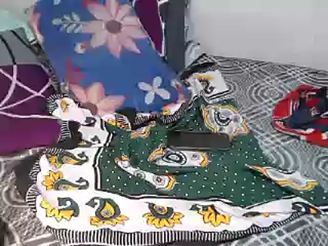 Snapshot of trina_kay chatting on 03.04.25 trina kay online show from 03.04.25