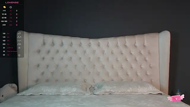 Snapshot of nichole_bree_ chatting on 01.20.25 nichole bree online show from 01.20.25