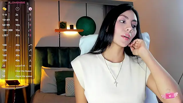 Snapshot of nichole_bree_ chatting on 02.17.25 nichole bree online show from 02.17.25