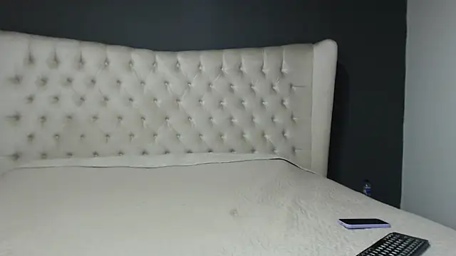 nichole bree  online show from 09.24.25