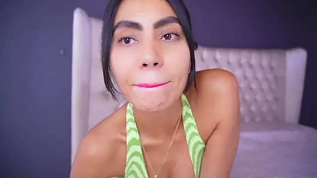 nichole bree  online show from 10.14.25