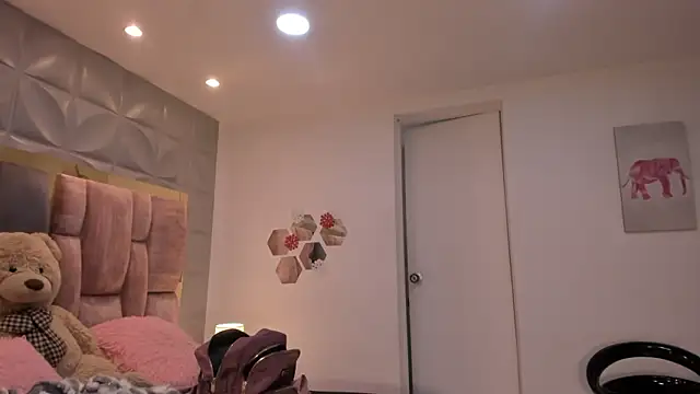 Charlotte Ice1 online show from 03.12.26