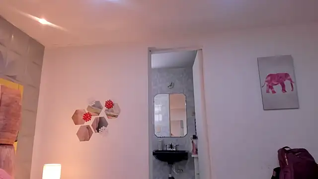 Charlotte Ice1 online show from 04.12.26