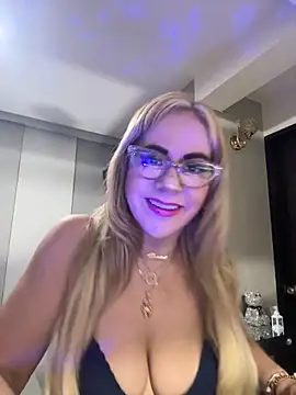 LARIANA RIVERA23 online show from 10.31.25