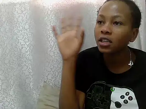 Snapshot of tinabestdoll chatting on 09.17.25 tinabestdoll online show from 09.17.25