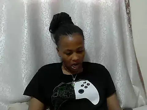 Snapshot of tinabestdoll chatting on 10.10.25 tinabestdoll online show from 10.10.25