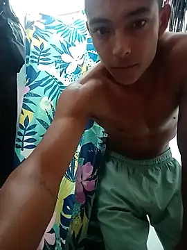 Snapshot of Demiansteven2 chatting on 10.07.25 Demiansteven2 online show from 10.07.25