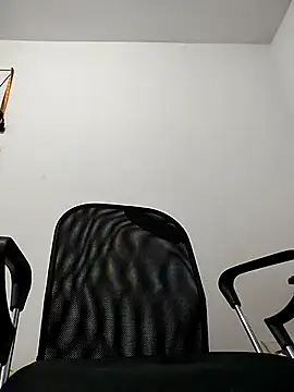 Snapshot of Demiansteven2 chatting on 10.22.25 Demiansteven2 online show from 10.22.25