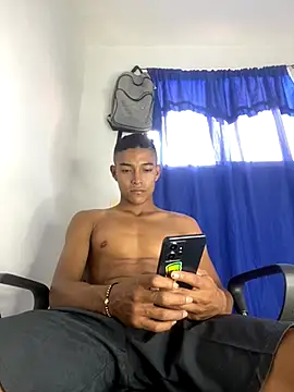 Snapshot of Demiansteven2 chatting on 10.27.25 Demiansteven2 online show from 10.27.25