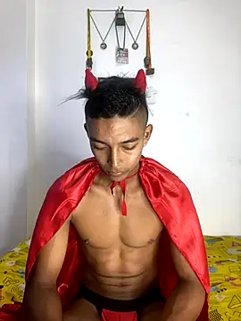 Snapshot of Demiansteven2 chatting on 10.28.25 Demiansteven2 online show from 10.28.25