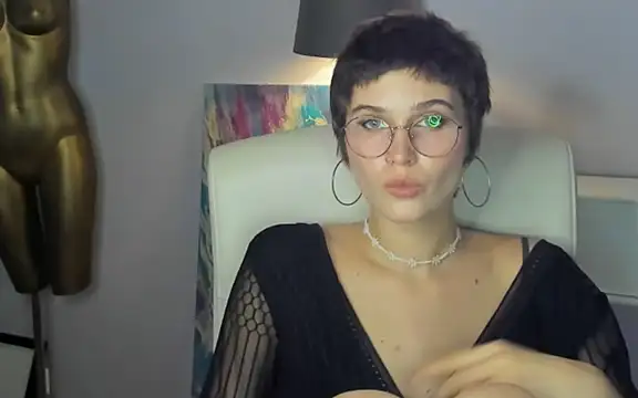 Snapshot of sarah_perfect chatting on 09.18.25 sarah perfect online show from 09.18.25