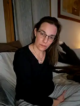 Snapshot of SpiceLea chatting on 01.20.25 SpiceLea online show from 01.20.25