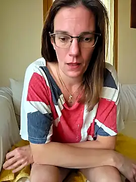 SpiceLea online show from 10.18.25