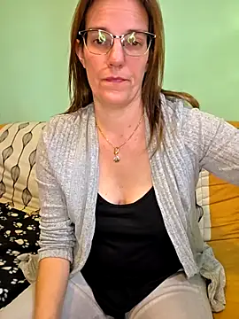 SpiceLea online show from 11.08.25