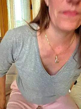 SpiceLea online show from 11.18.25