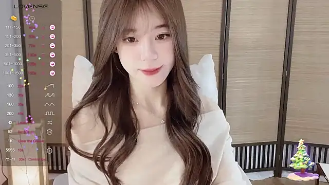 Snapshot of Yuuuuuly chatting on 12.26.24 Yuuuuuly online show from 12.26.24