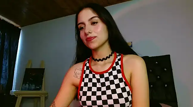 Snapshot of Ary_Pieerce chatting on 01.25.25 Ary Pieerce online show from 01.25.25