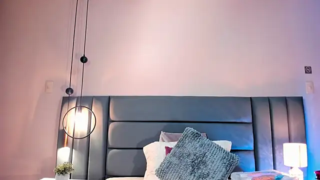 AlissaNix online show from 10.07.25