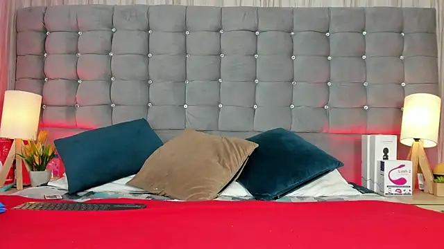 Snapshot of Poacahontasfg chatting on 09.28.25 Poacahontasfg online show from 09.28.25