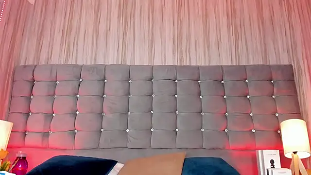 Snapshot of Poacahontasfg chatting on 10.20.25 Poacahontasfg online show from 10.20.25