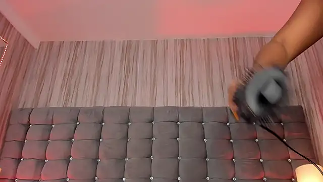 Snapshot of Poacahontasfg chatting on 10.24.25 Poacahontasfg online show from 10.24.25