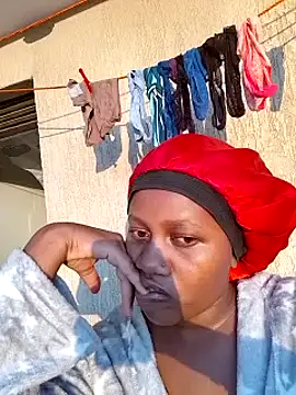 Snapshot of SquirtQueen222 chatting on 01.02.25 SquirtQueen222 online show from 01.02.25