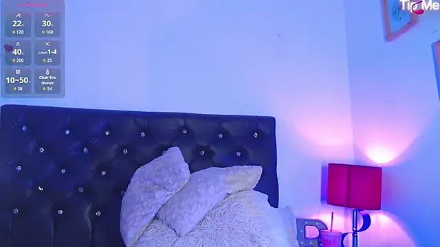 Snapshot of Samara_Hillss chatting on 10.11.25 Samara Hillss online show from 10.11.25