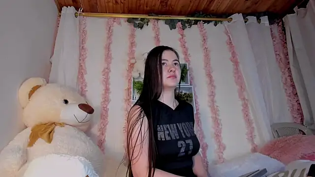 Idara and Edahi01 online show from 09.28.25