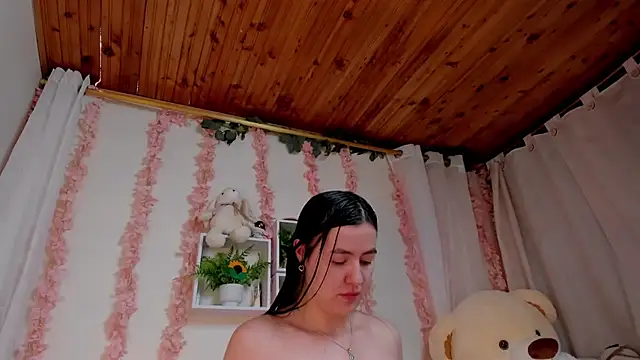 Idara and Edahi01 online show from 10.22.25