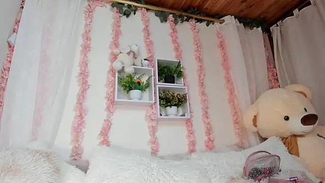 Idara and Edahi01 online show from 11.21.25