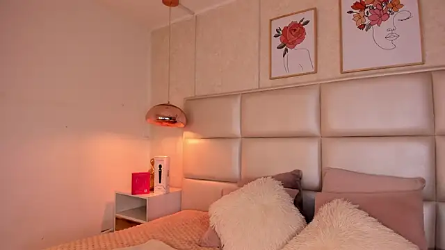 Aily Yozuko online show from 09.24.25