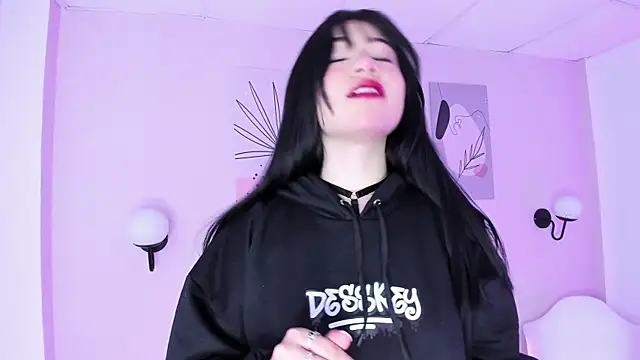 Snapshot of GENNESIS_LOVE chatting on 01.09.25 GENNESIS LOVE online show from 01.09.25