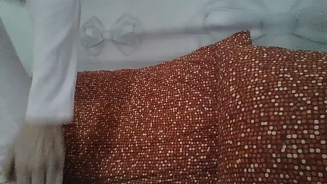 Snapshot of MarikaMilff chatting on 10.11.25 MarikaMilff online show from 10.11.25