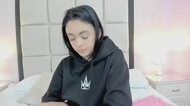 Snapshot of HannaClarrk_ chatting on 01.23.25 HannaClarrk online show from 01.23.25
