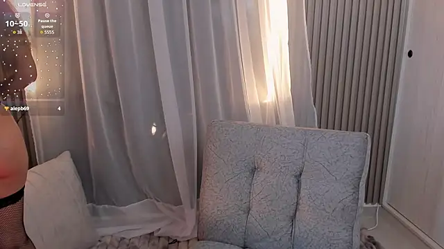 CarolineGraceX online show from 06.02.26